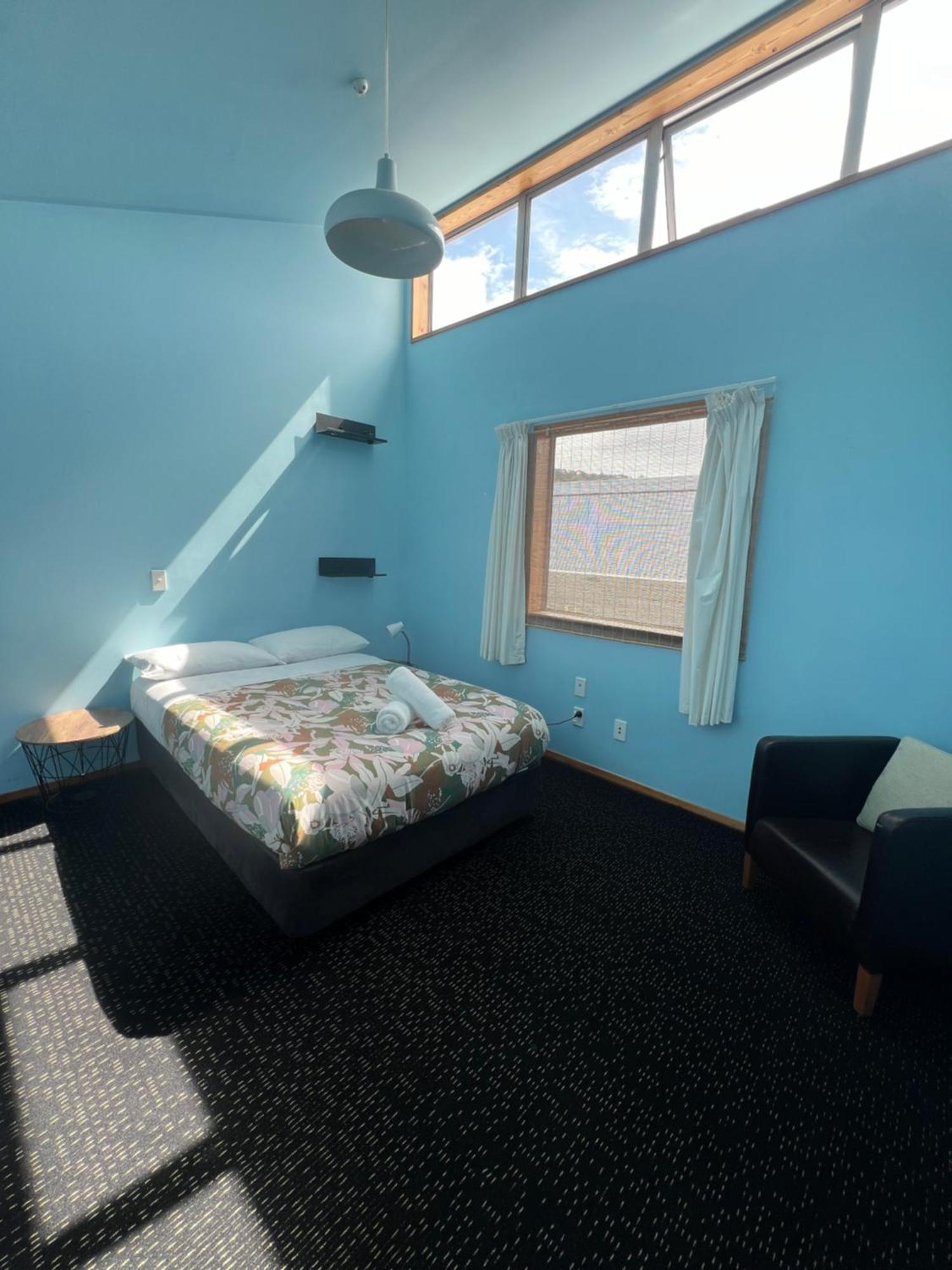 On Top Backpackers Dunedin Exterior photo